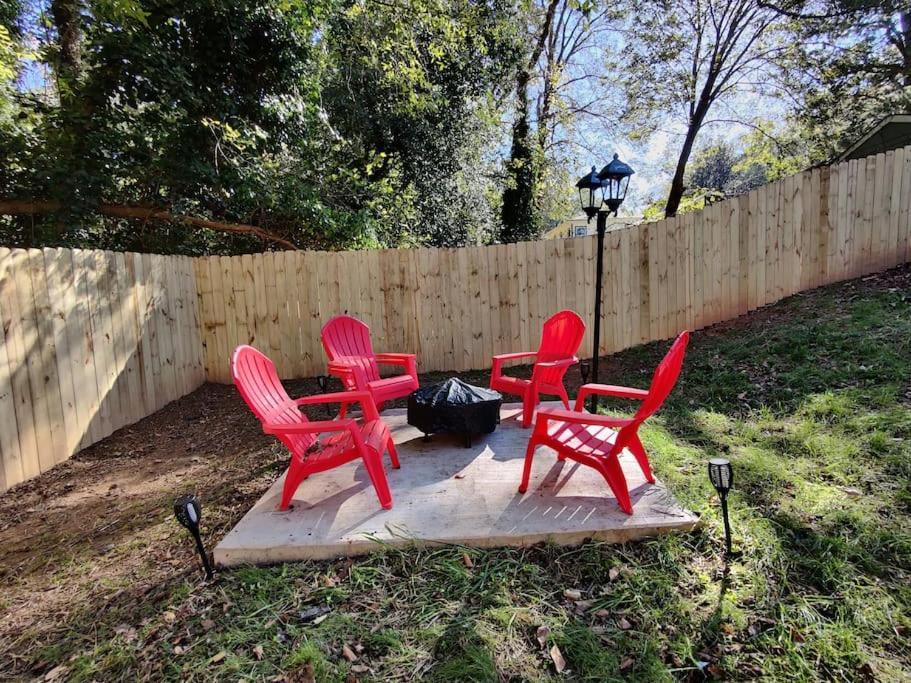West End Bungalow Perfect To Work, Play, & Escape Atlanta Exterior photo